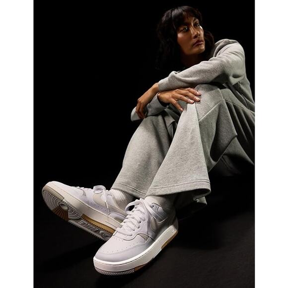 NEW Nike Gamma Force Women’s Sneakers Light Bone Size 10 DX9176-103 - Picture 6 of 8